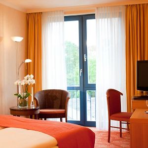 Comfort Zimmer mit Kingsize-Bett